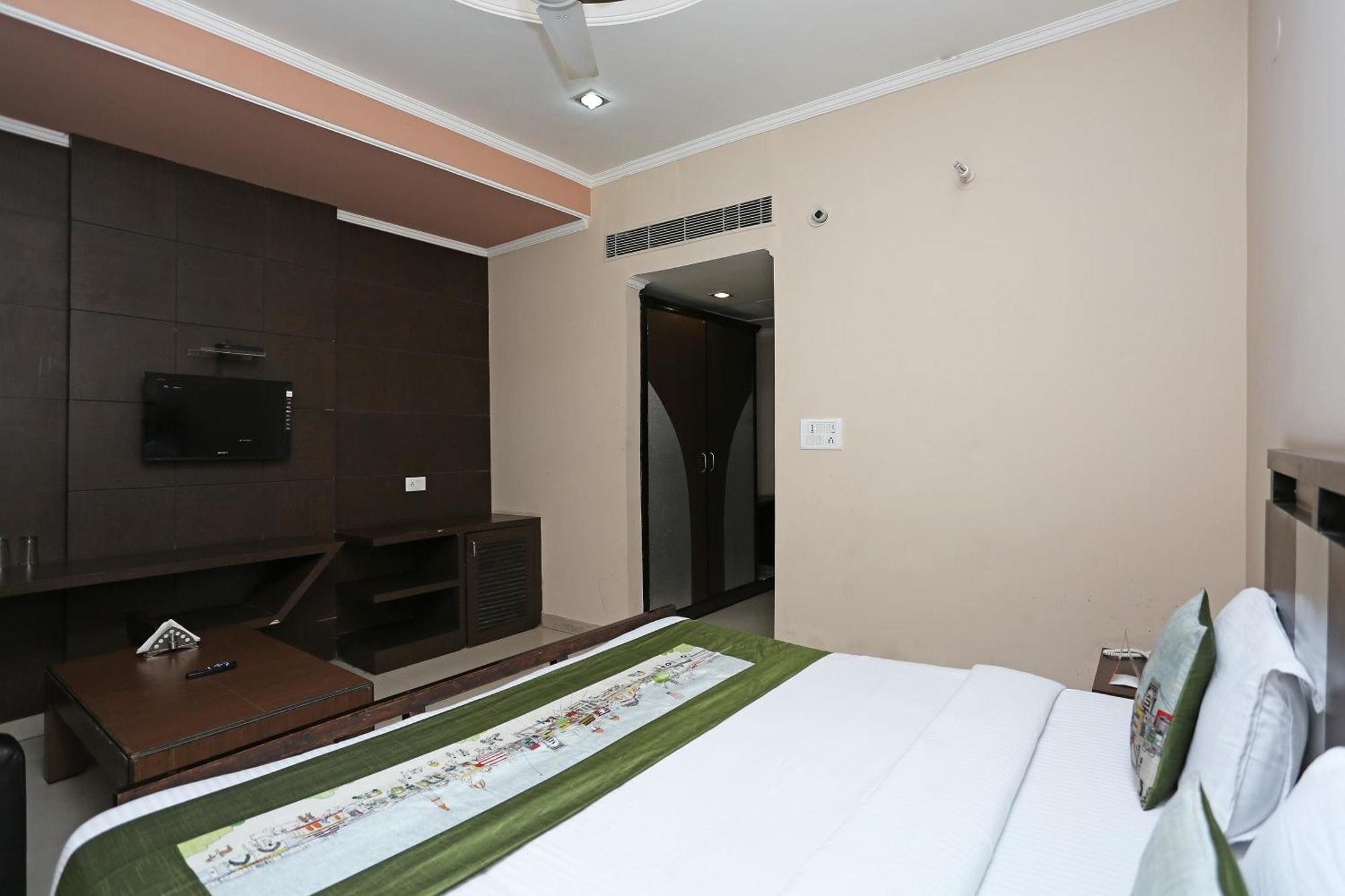 Hotel O Mukut Regency Ґазіабад Екстер'єр фото